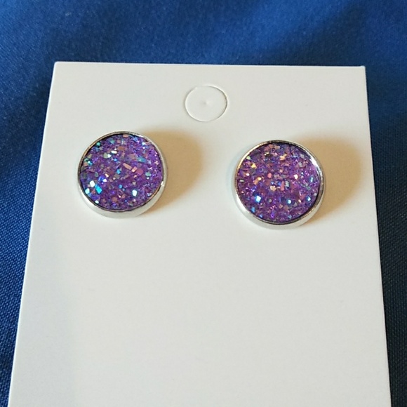 Handmade Sliver and purple stud earrings - Picture 3 of 3